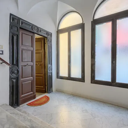 Dimora Novecento Apartment